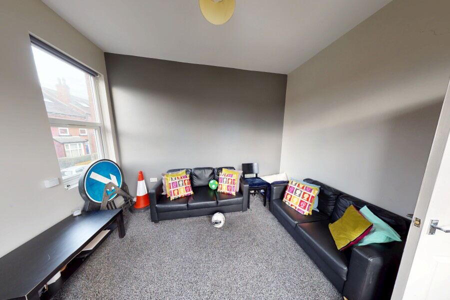 Brudenell Road, Hyde Park