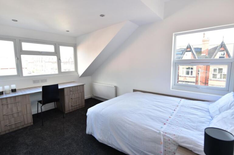 Hessle Terrace, Hyde Park