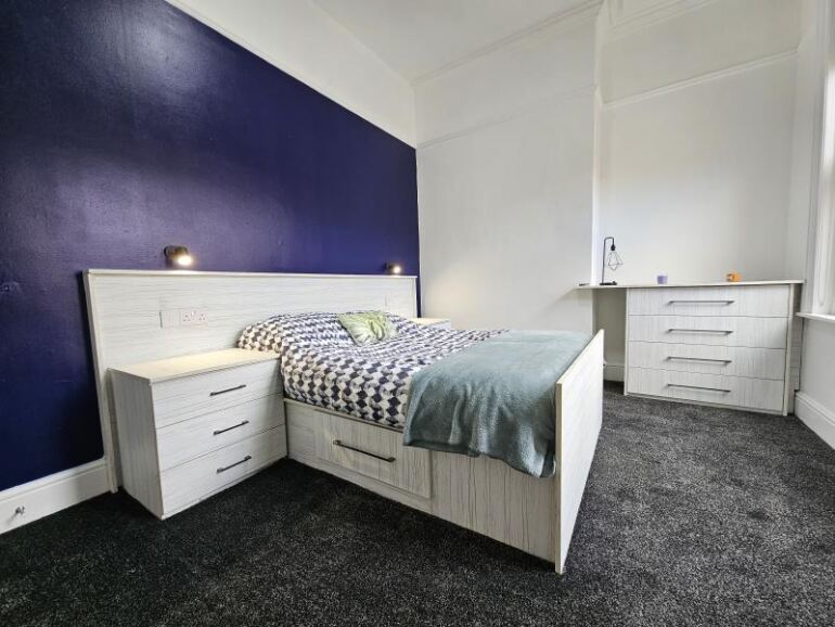 Hyde Park Road, Hyde Park