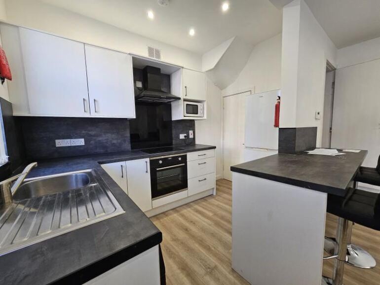 Beechwood Avenue, Burley