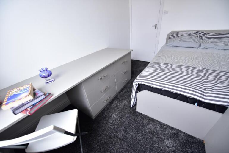 Blenheim Terrace, University