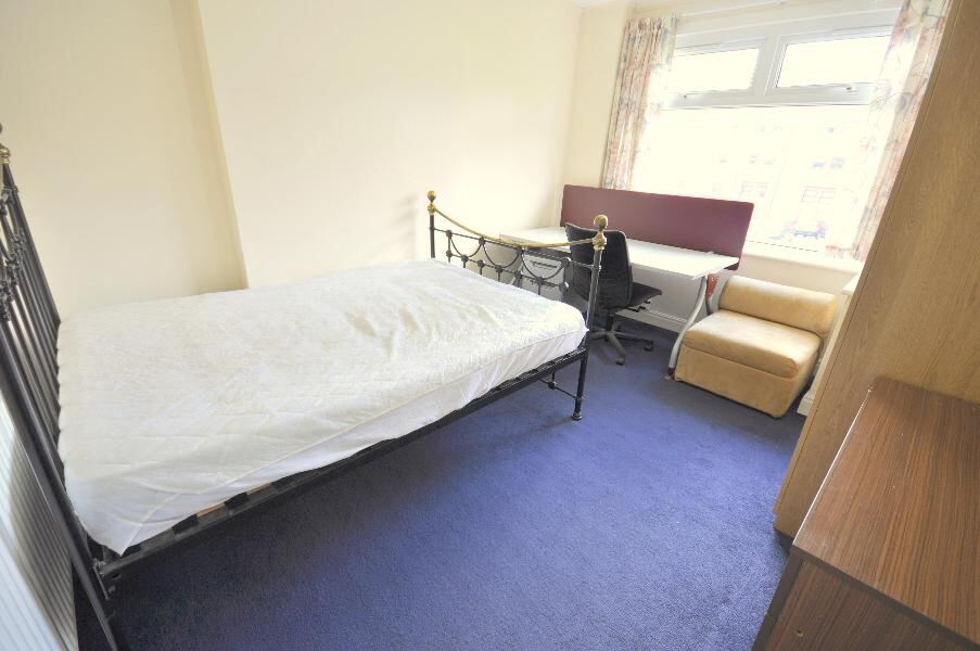 Belle Vue Road, University