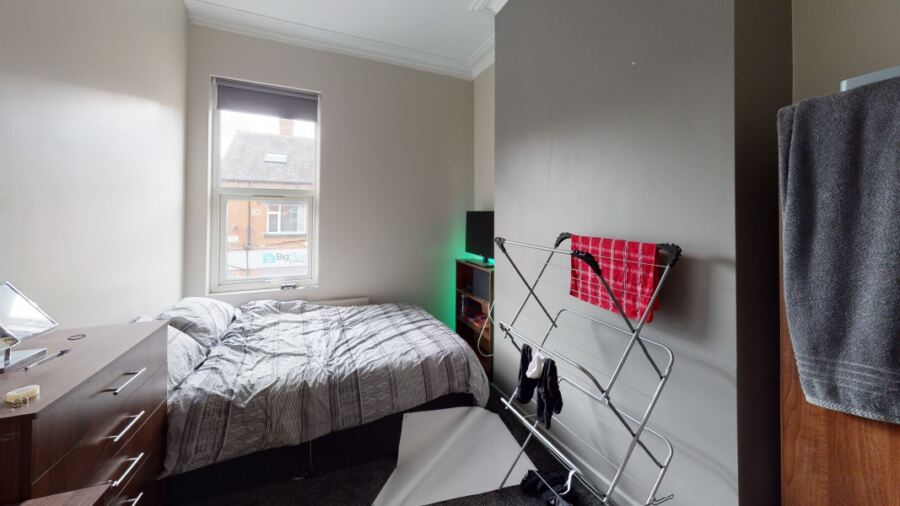 Brudenell Road, Hyde Park