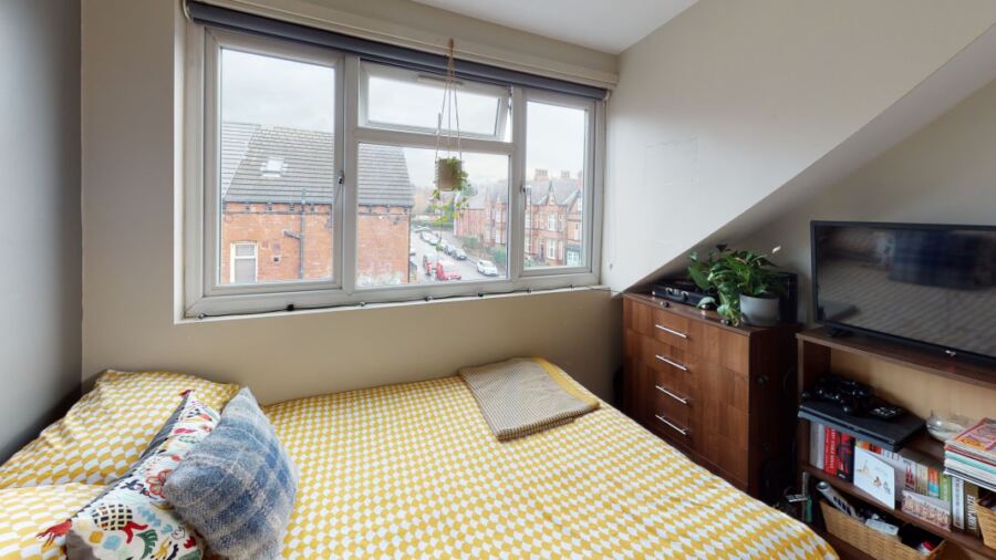 Brudenell Road, Hyde Park