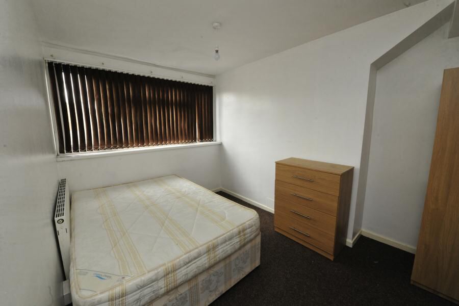 Autumn Street, Hyde Park