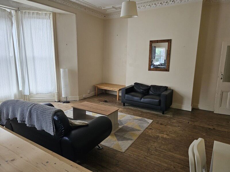 Clarendon Road, University