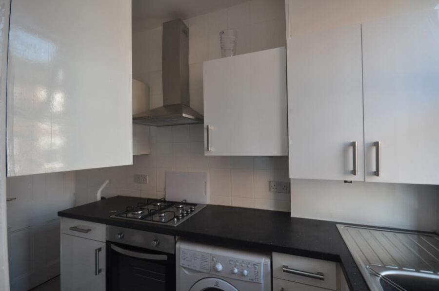 Harold Avenue, Hyde Park