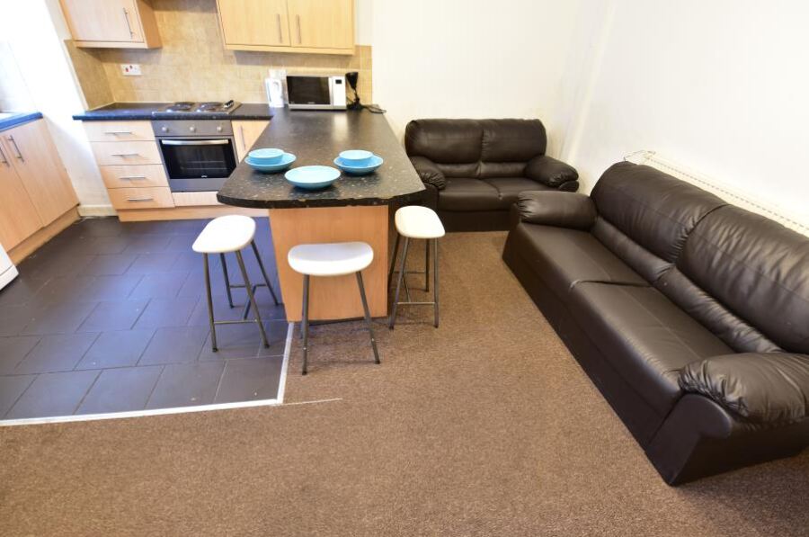 Pearson Grove, Hyde Park