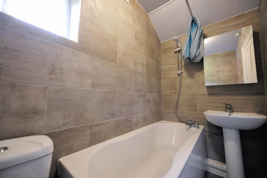 Springbank Crescent, Hyde Park