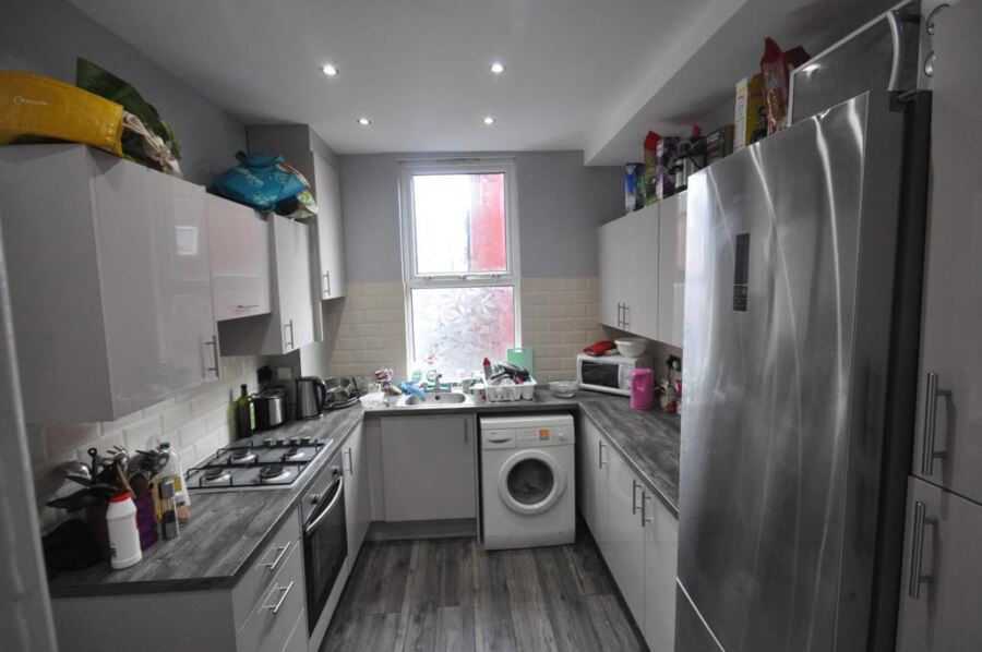 Brudenell Road, Hyde Park