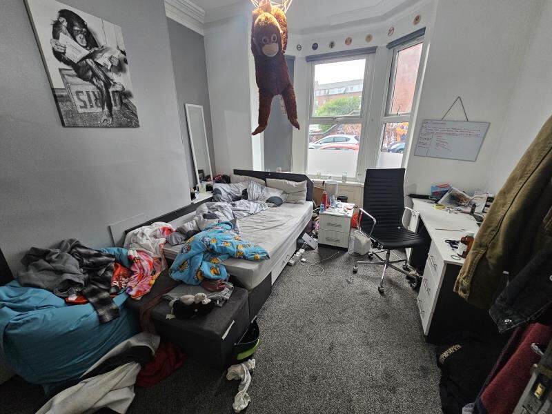 Brudenell Grove, Hyde Park