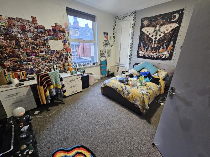 Brudenell Grove, Hyde Park