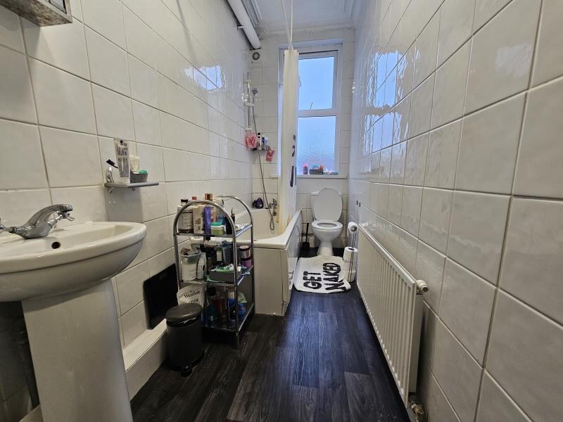 Brudenell Grove, Hyde Park