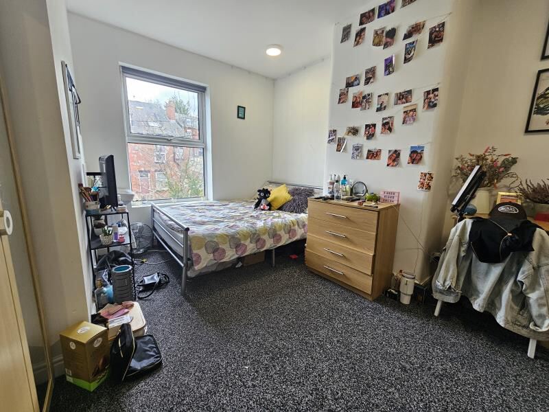 Royal Park Avenue, Hyde Park