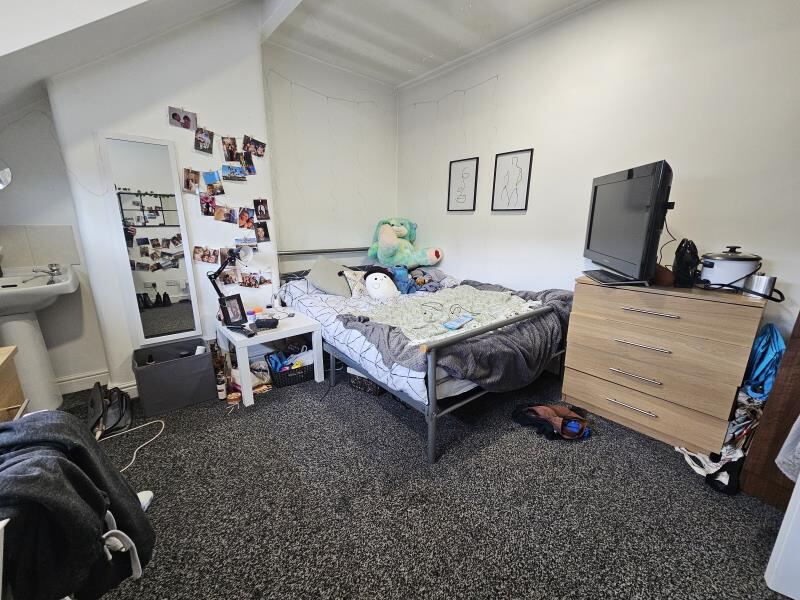 Royal Park Avenue, Hyde Park