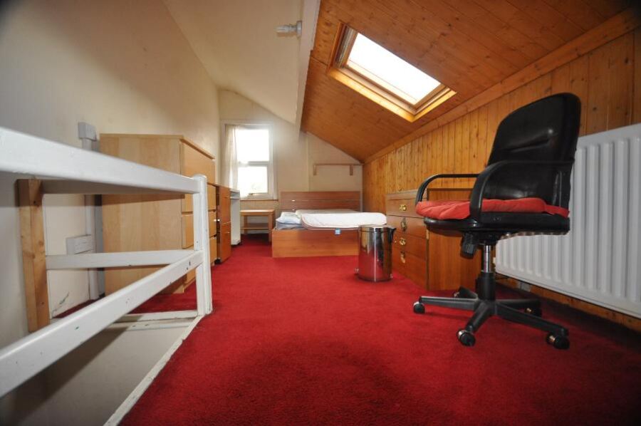 Harold Road, Hyde Park