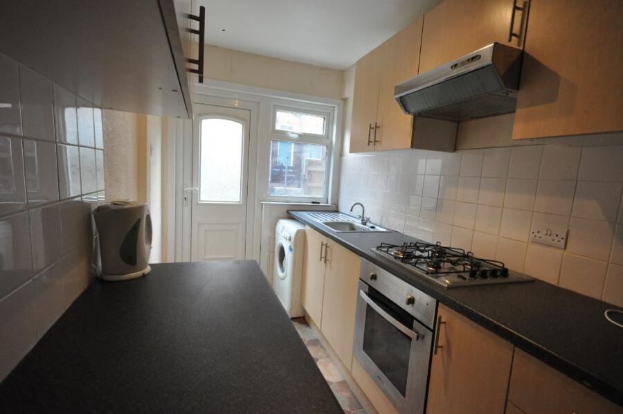 Mayville Avenue, Hyde Park