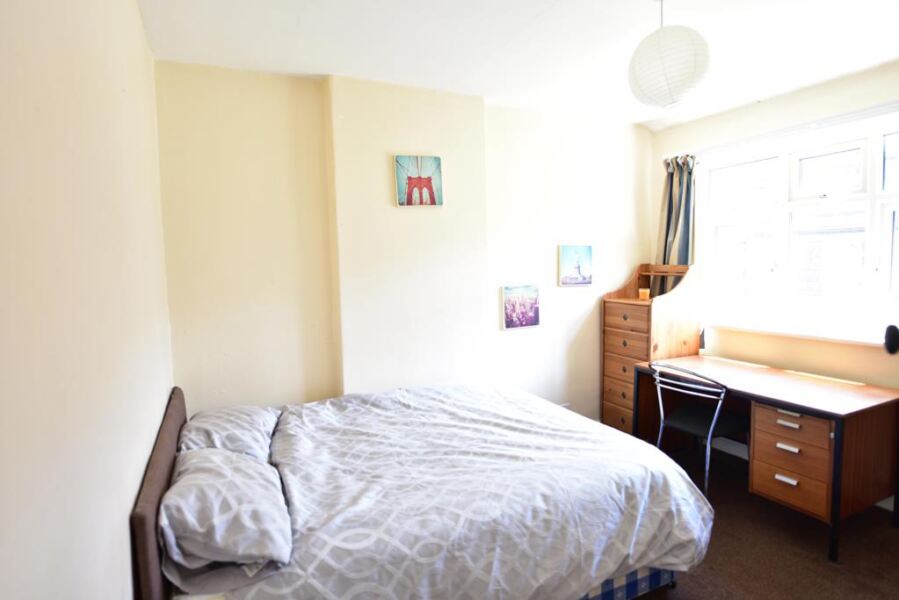 Belle Vue Road, University