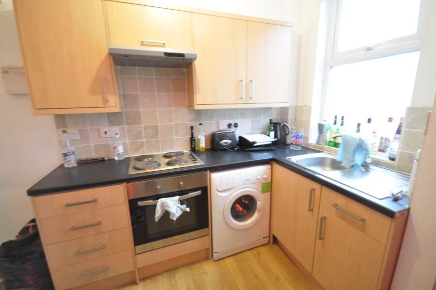 Harold Grove, Hyde Park