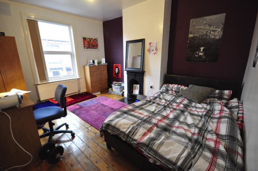 Harold Grove, Hyde Park