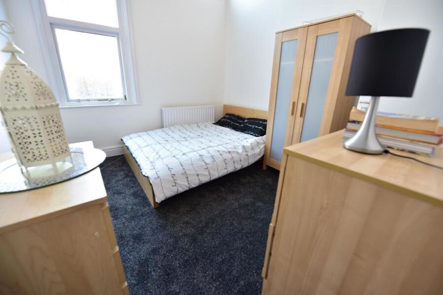 Blenheim Terrace, University