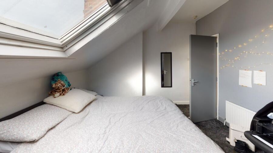 Brudenell Grove, Hyde Park