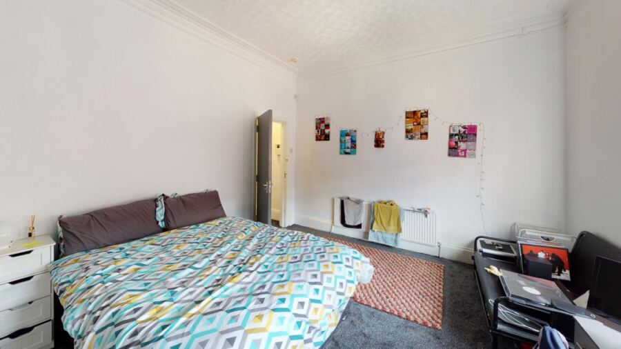 Brudenell Grove, Hyde Park