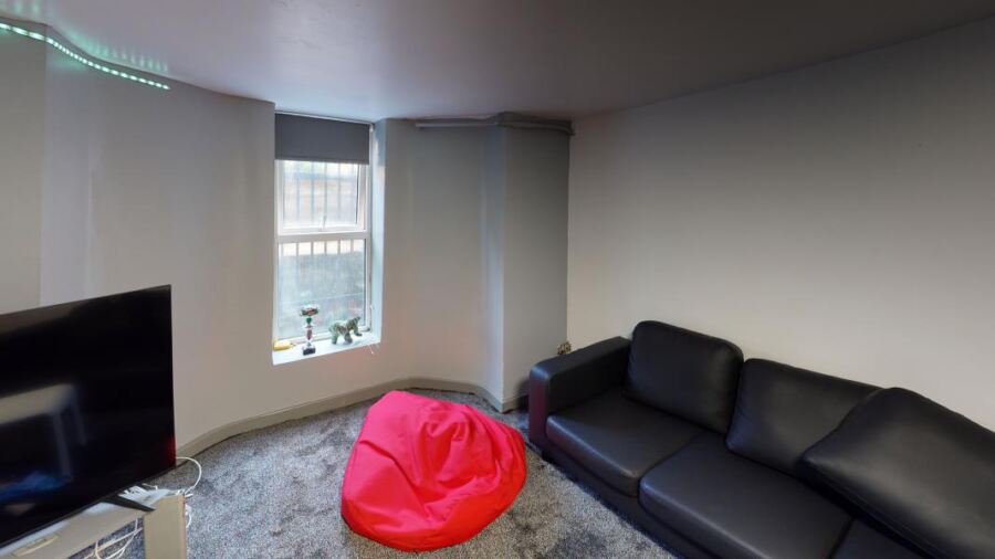 Brudenell Grove, Hyde Park