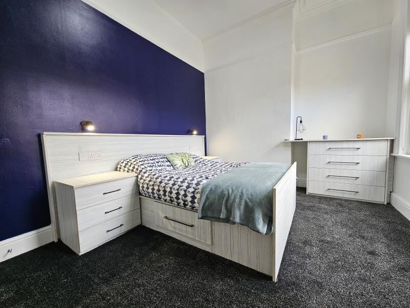 Hyde Park Road, Hyde Park