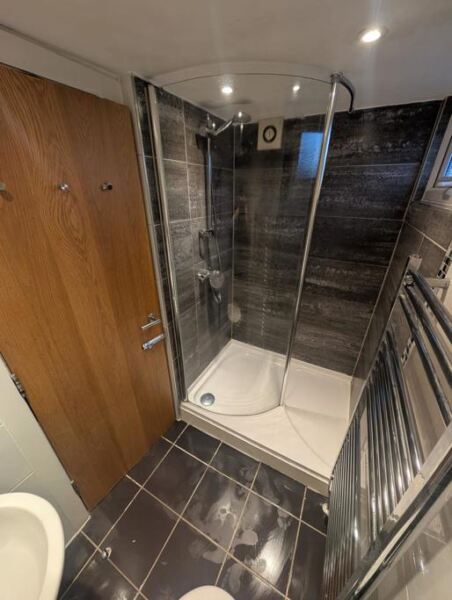 Norwood Road, Hyde Park