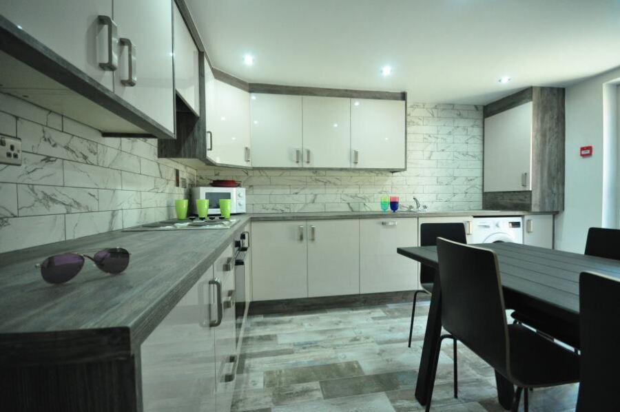 Meadow View, Hyde Park