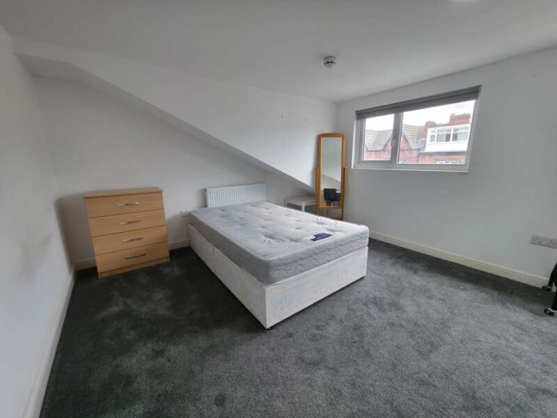 Brudenell Mount, Hyde Park