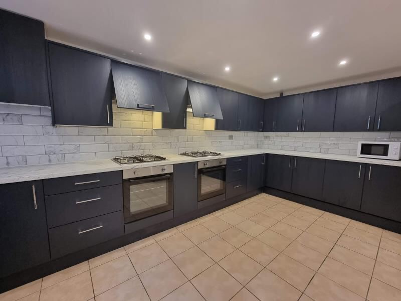 Richmond Avenue, Hyde Park