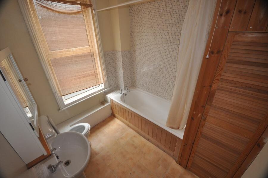 William Street, Hyde Park