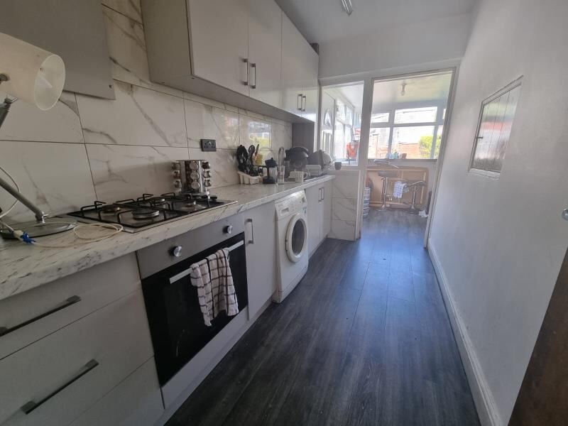 Brudenell Road, Hyde Park