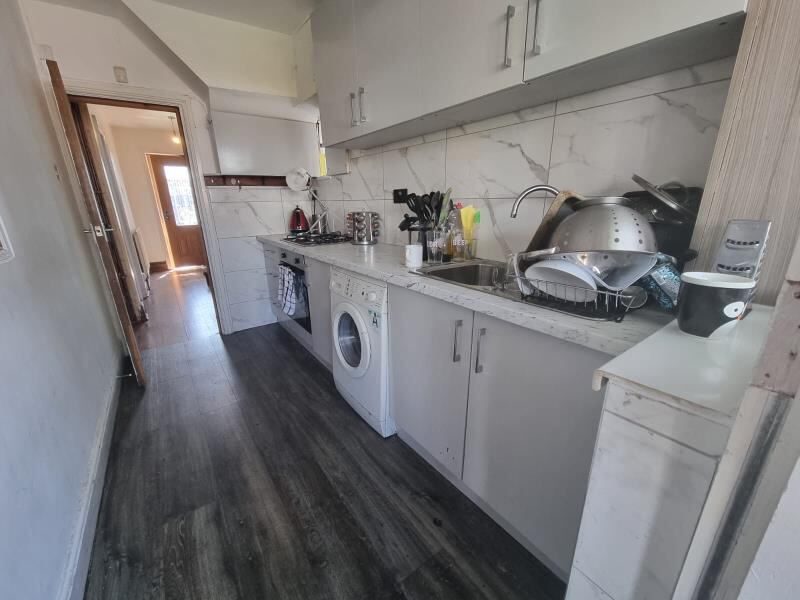 Brudenell Road, Hyde Park