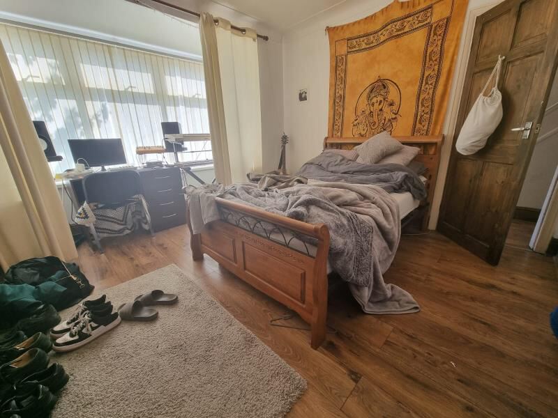 Brudenell Road, Hyde Park