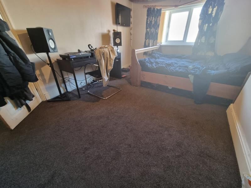 Brudenell Road, Hyde Park