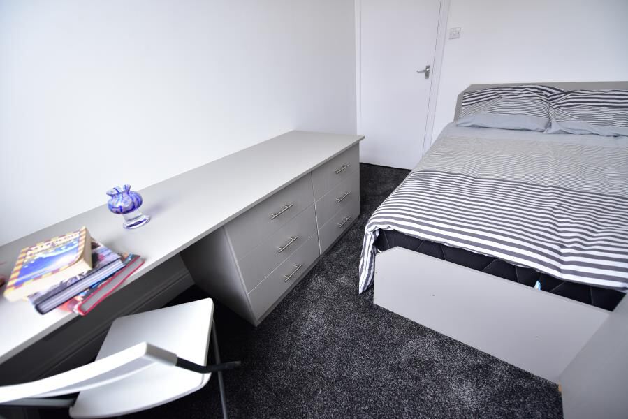 Blenheim Terrace, University