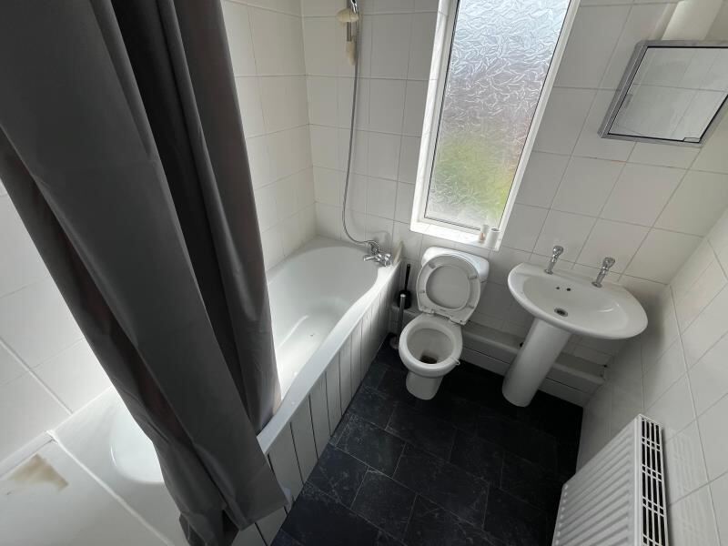 Chestnut Avenue, Hyde Park