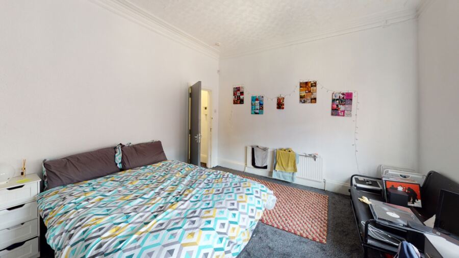 Brudenell Grove, Hyde Park