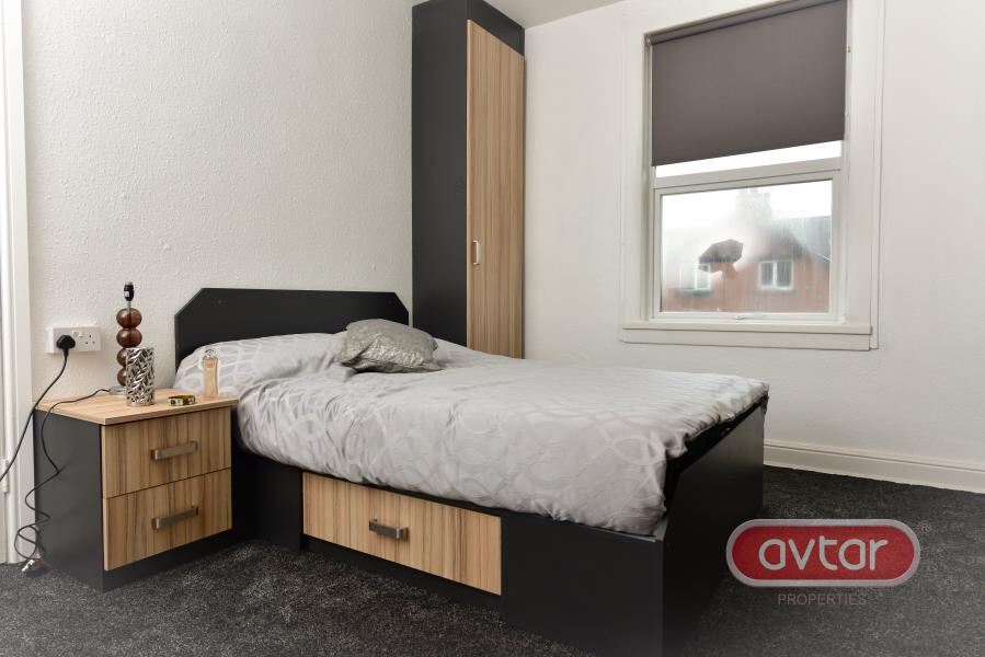 Hessle Walk, Hyde Park