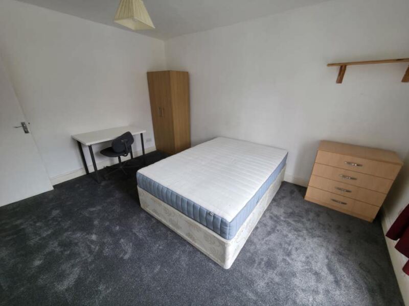 Brudenell Mount, Hyde Park