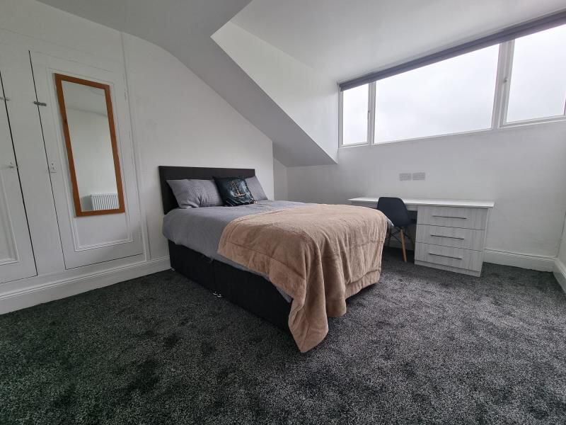 Cardigan Road, Hyde Park