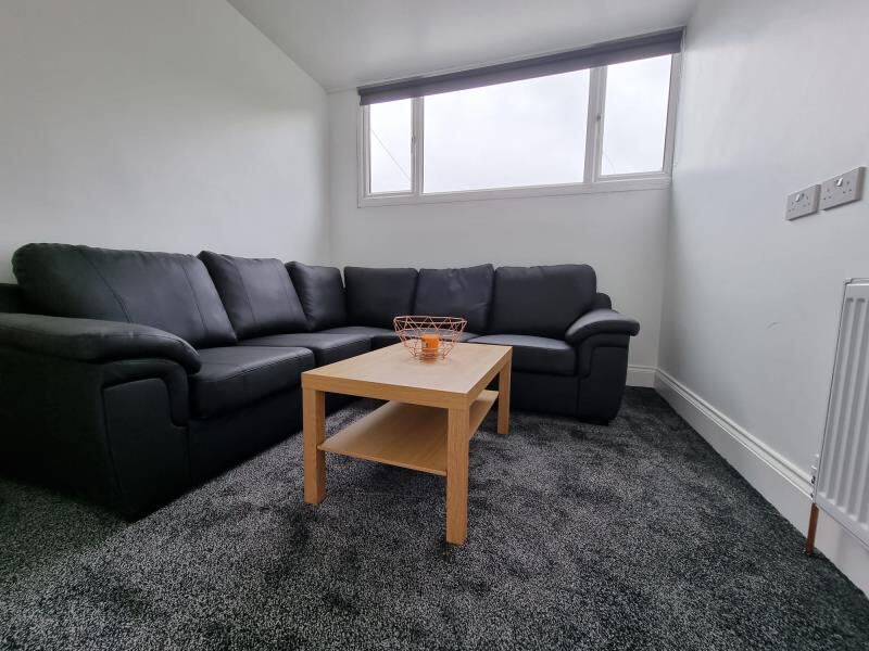 Cardigan Road, Hyde Park