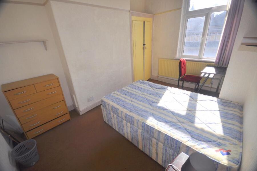 Kings Road, Hyde Park