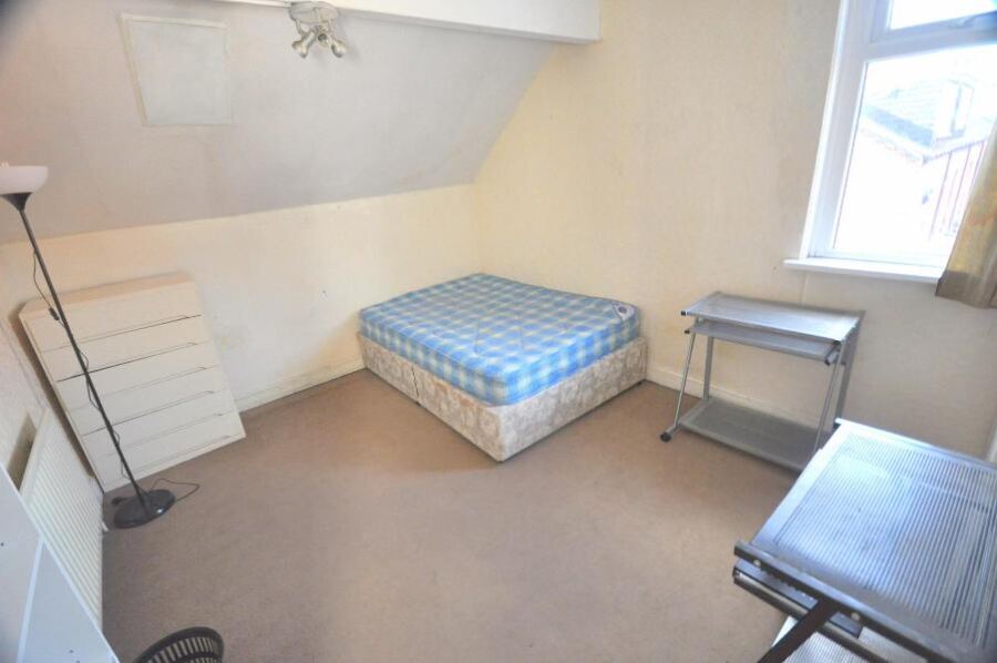 Kings Road, Hyde Park