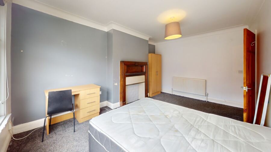 Mayville Avenue, Hyde Park