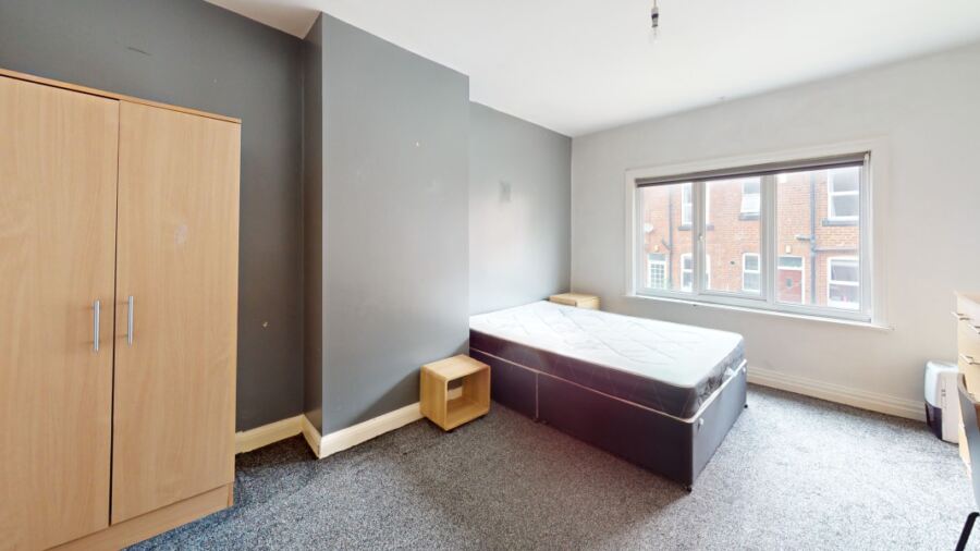 Mayville Avenue, Hyde Park