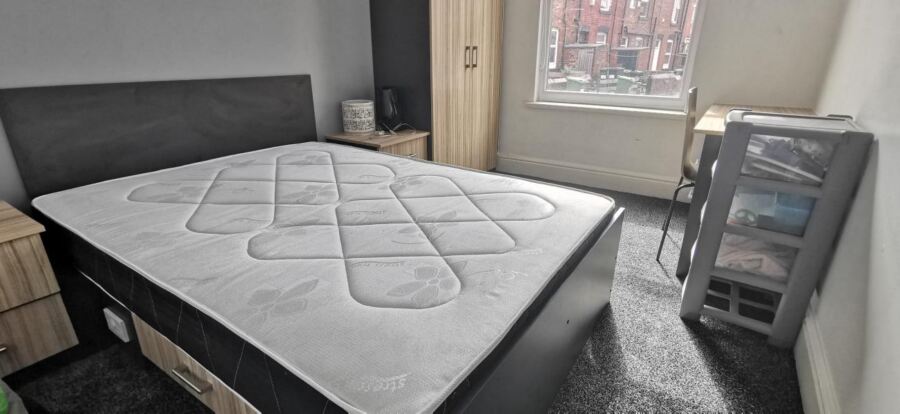 Royal Park Road, Hyde Park